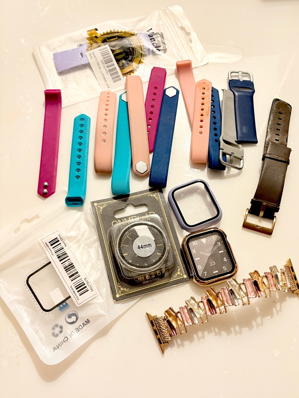 Apple Watch band bundle 11 bands
1 case 2 screen protector
38,40,44mm